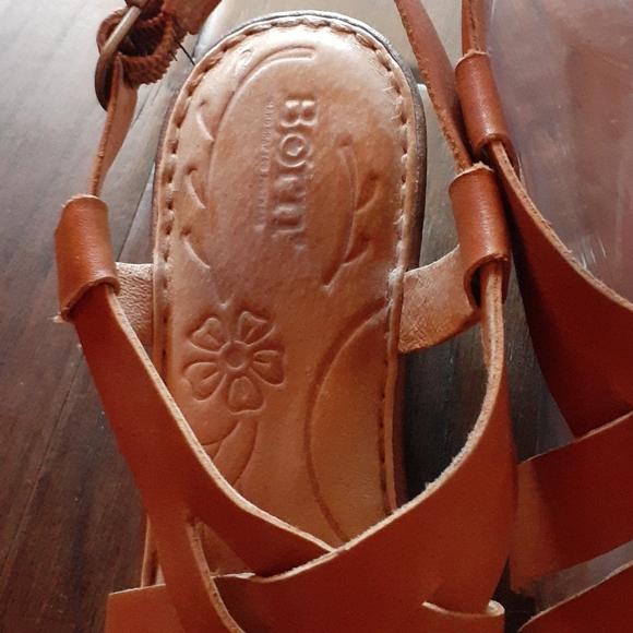 Excellent Condition Sandals - Picture 8 of 14